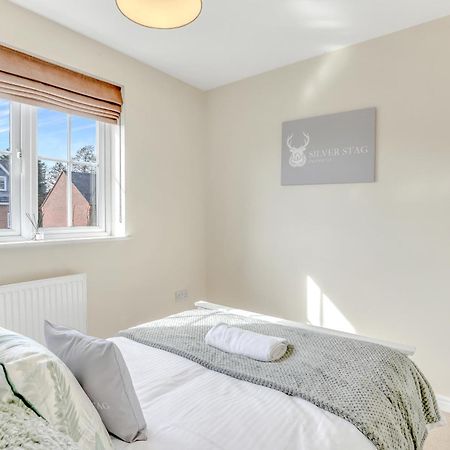 Silver Stag Properties, 3 Bedroom W Parking And Garden Smisby Exterior foto